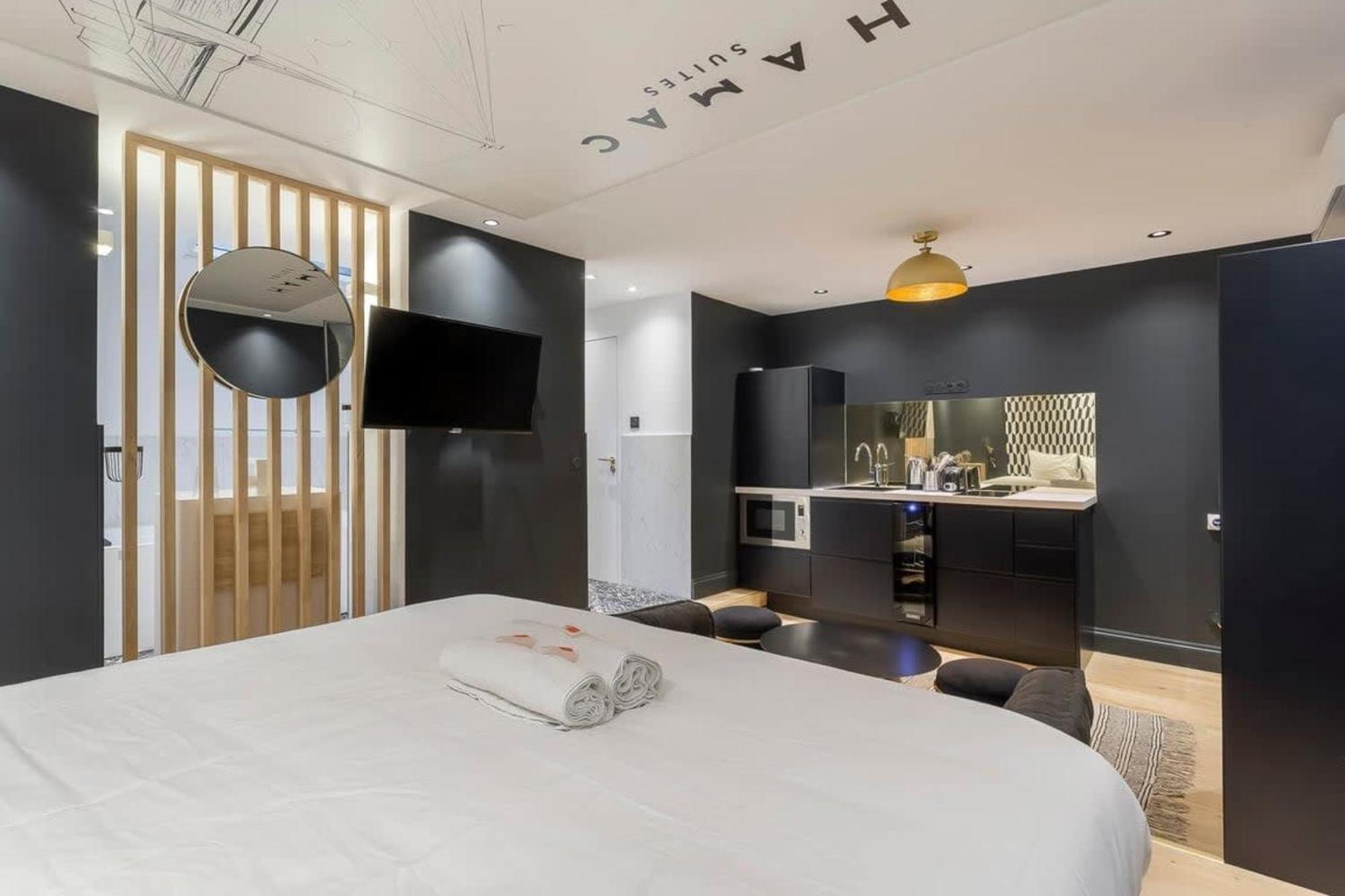 Victor Hugo Romantic Suite - Sauna Et Balneo Lyon Kültér fotó